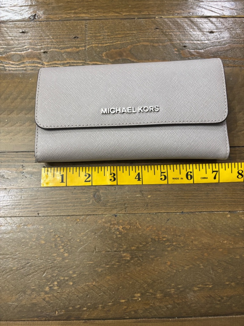 Michael Kors Jet Set Travel Large Trifold Wallet in Saffiano Leather - Picture 10 of 11